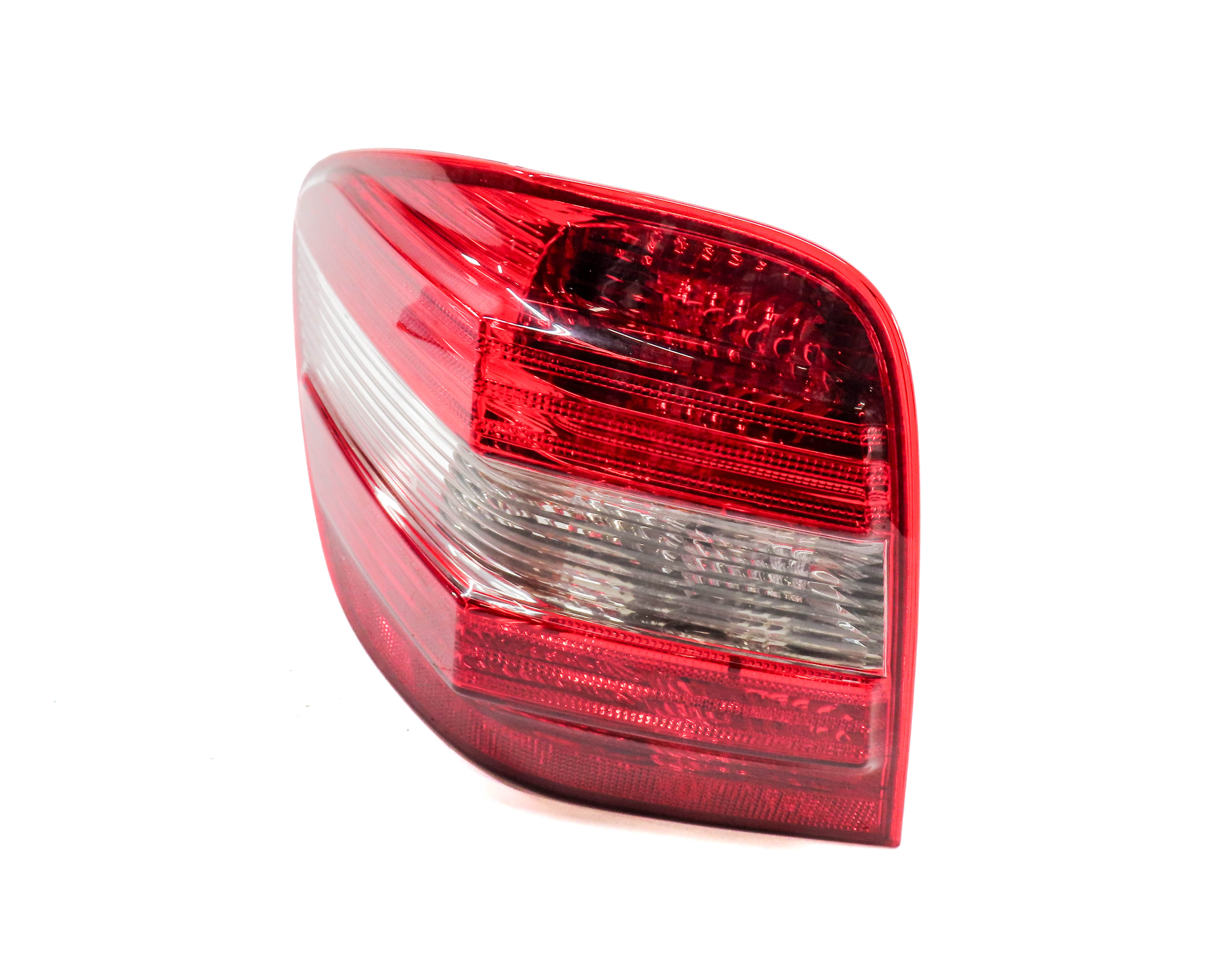 06-08 MERCEDES ML320 ML350 ML500 ML550 (W164) LEFT TAILLIGHT BRAKE LIGHT LAMP — exact item pictured